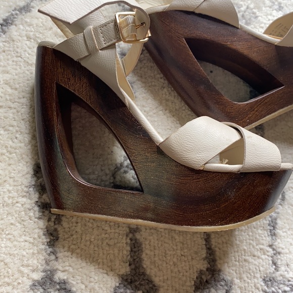 Call it Spring Wedges - Picture 3 of 3